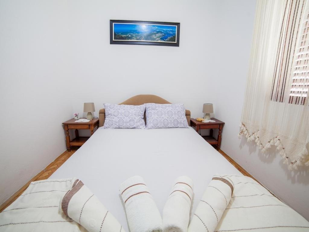 Rooms Garden Petrovac Bilik gambar