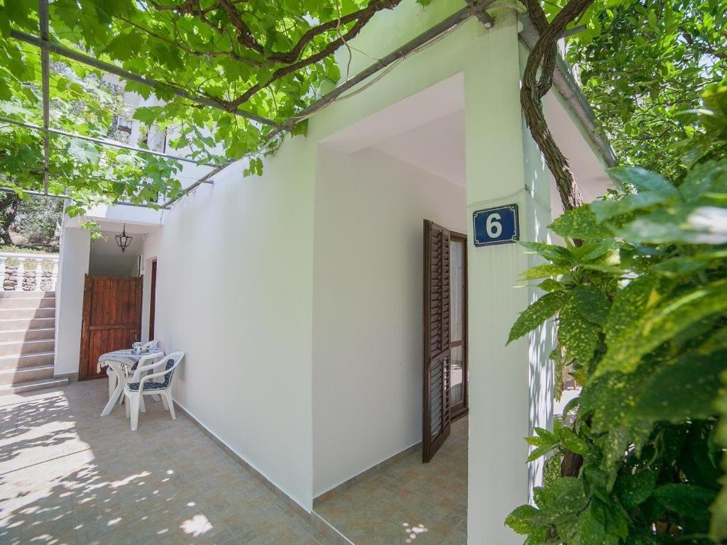 Rooms Garden Petrovac Bilik gambar