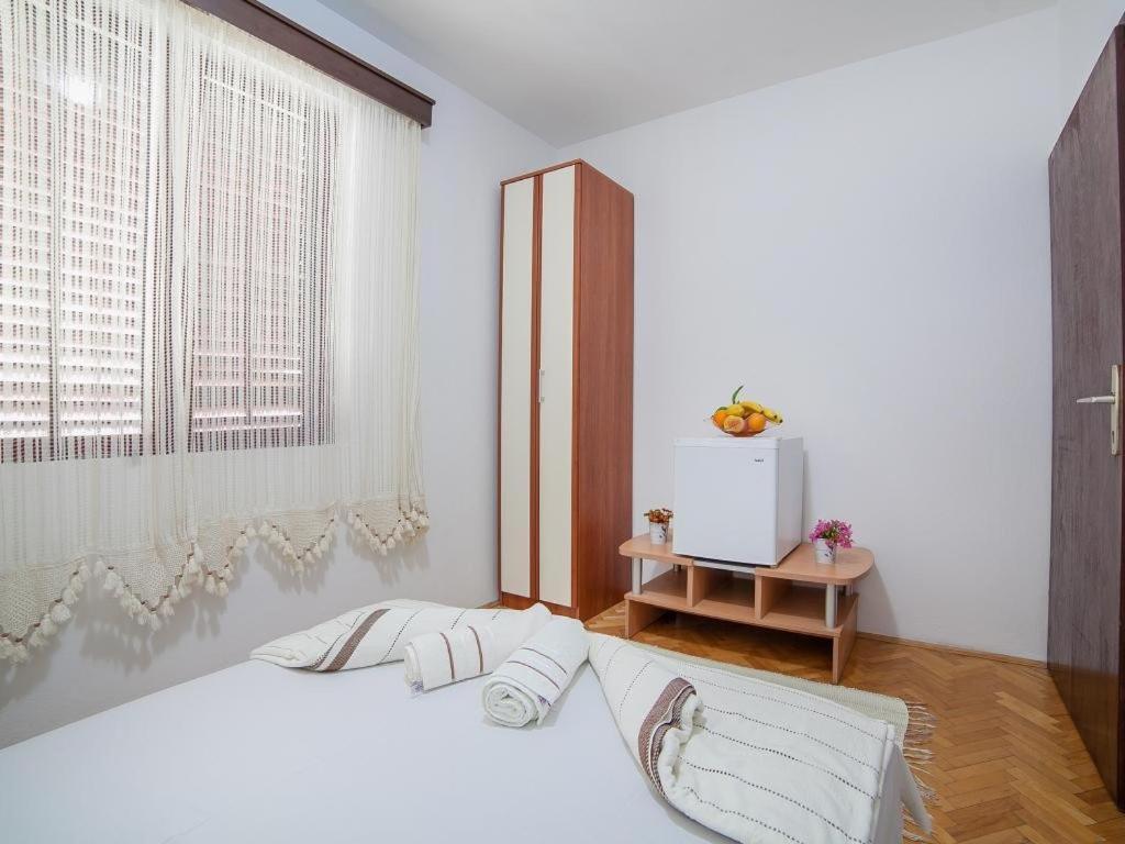 Rooms Garden Petrovac Bilik gambar