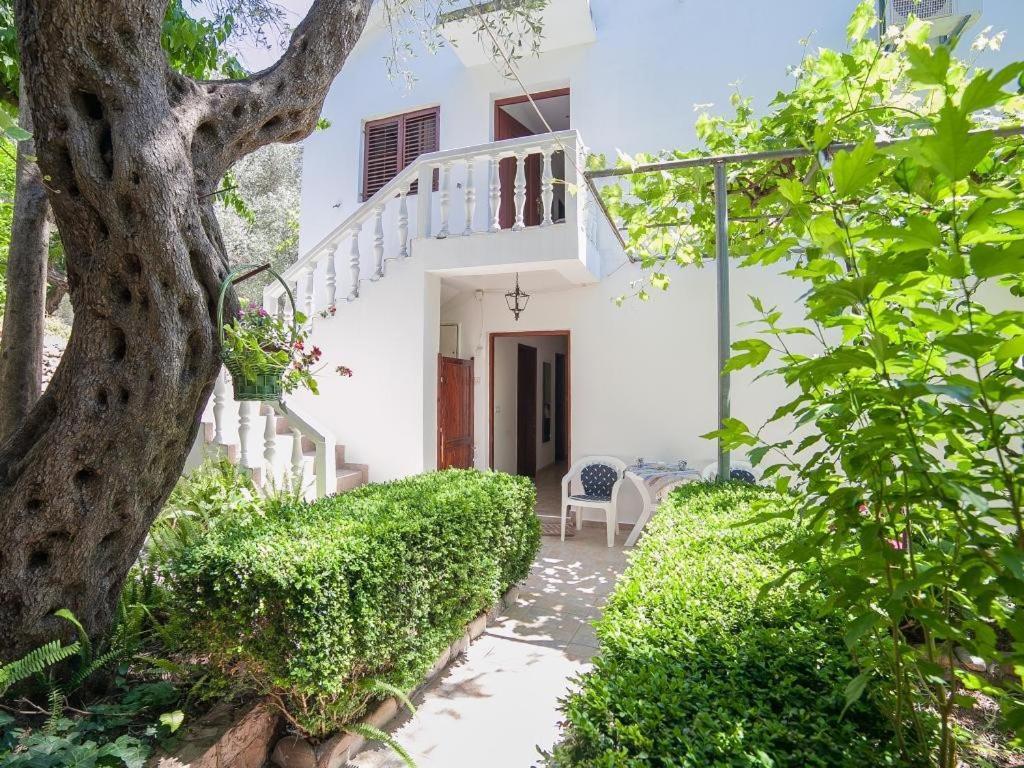 Rooms Garden Petrovac Bilik gambar