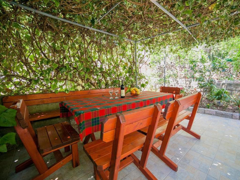 Rooms Garden Petrovac Bilik gambar