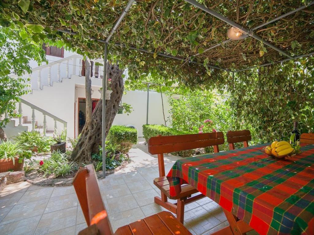 Rooms Garden Petrovac Bilik gambar