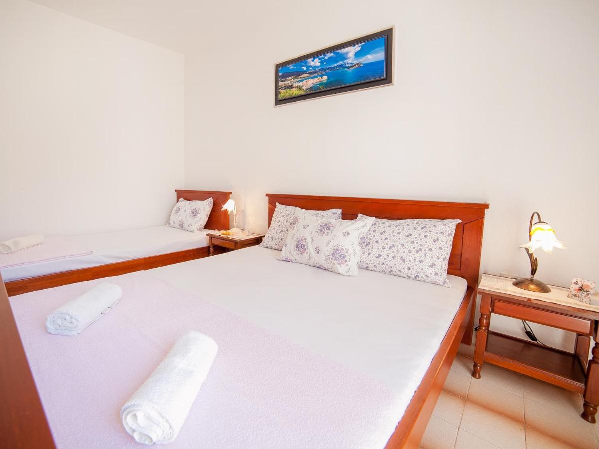 Rooms Garden Petrovac Bilik gambar