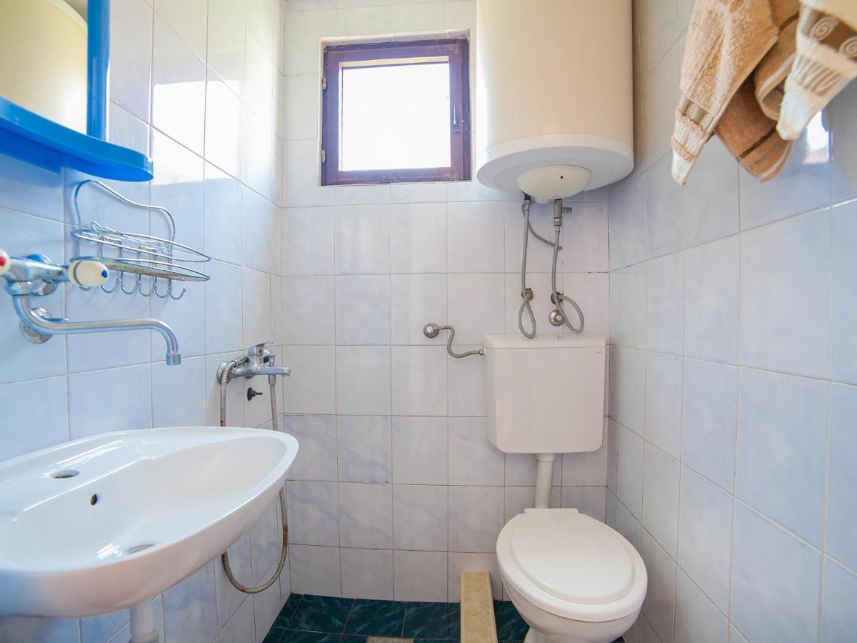 Rooms Garden Petrovac Bilik gambar